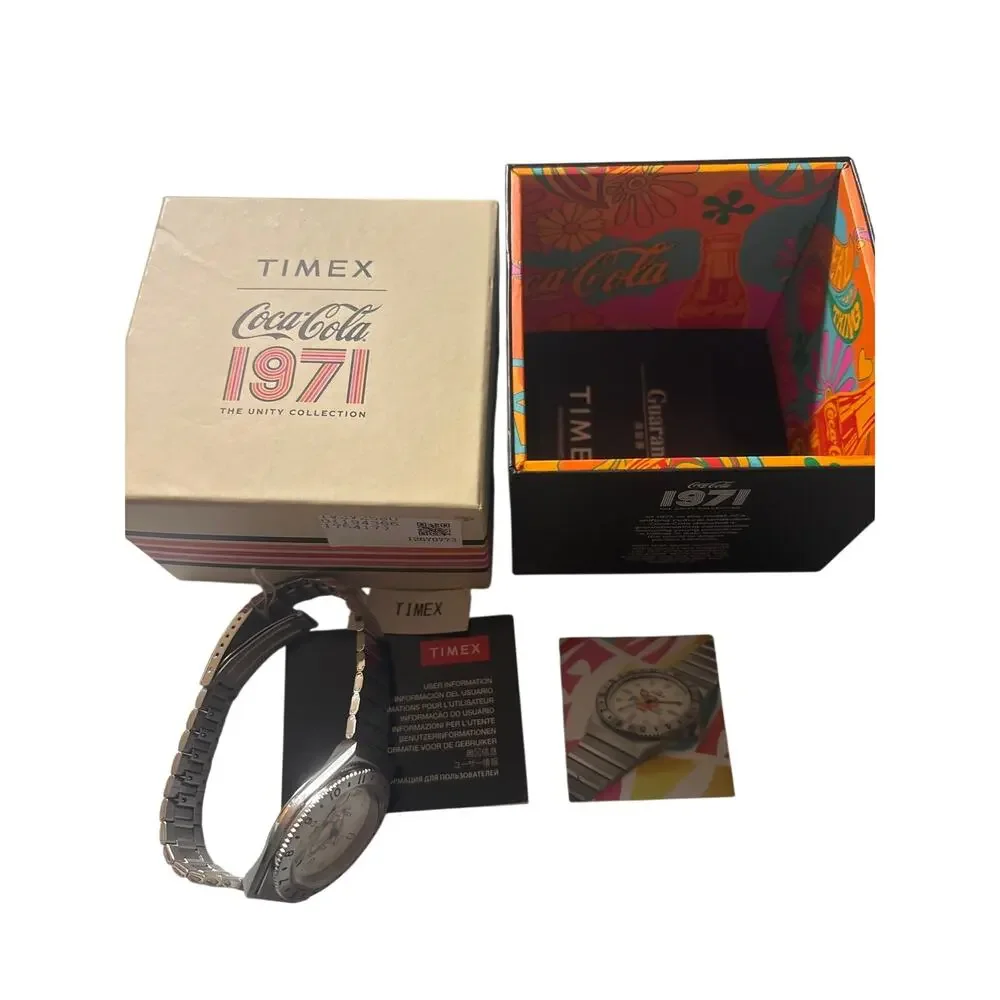 NIB Timex Analogue Quartz Watch Stainless Steel Strap TW2V25800 Glow in the Dark